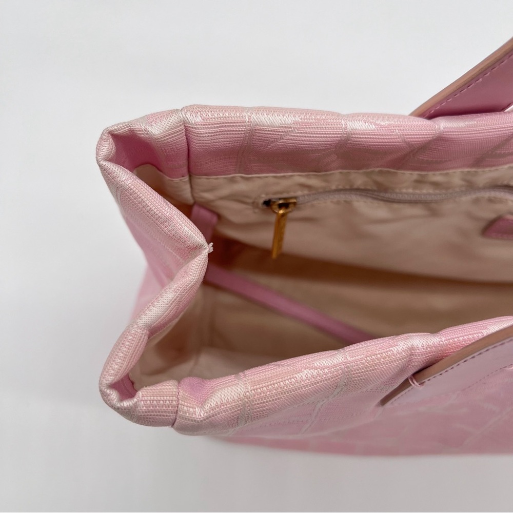 CHANEL Nylon Medium Travel Tote  Bag Pink - Picture 9 of 16